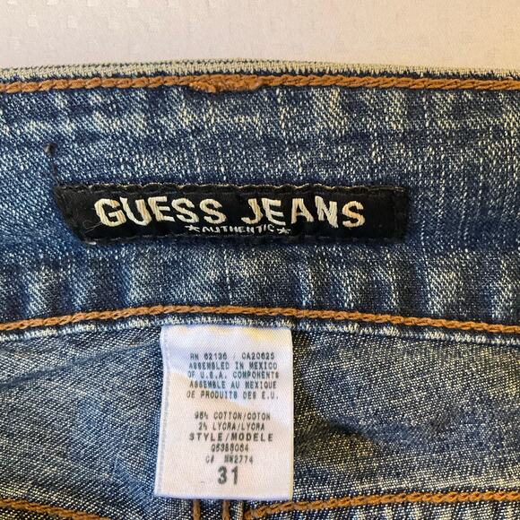 Guess Jeans Women Denim Shorts size 31 Blue Straight Leg Mid Rise Knee Length - Picture 9 of 10